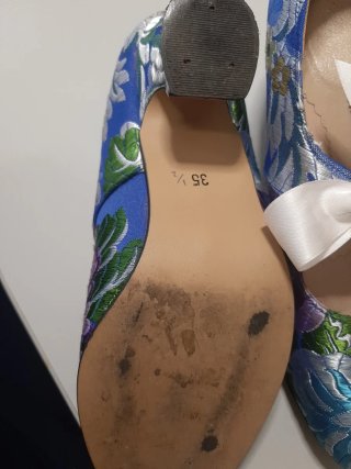 Zapatos de fallera talla 37. marca Sandal