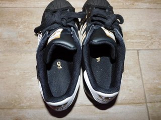 Zapatillas Adidas Superstar Negras y Doradas