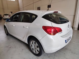 Opel Astra 2011
