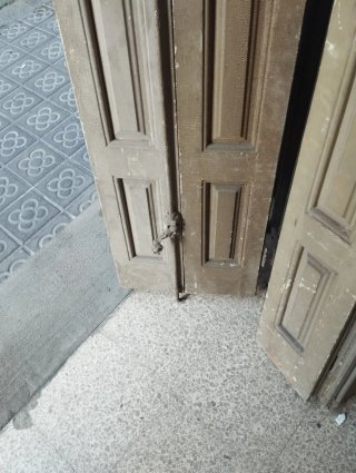 Porticones de madera antiguos