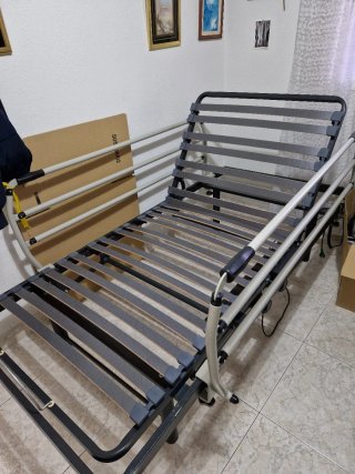 Cama articulada eléctrica, con barreras seguridad