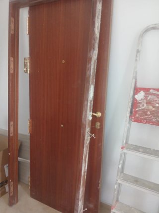Puerta exterior madera
