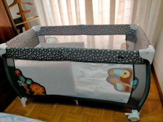 Cuna de viaje con colchón y ropa