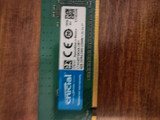 2x 4GB DDR4 Crucial 2400MHz RAM