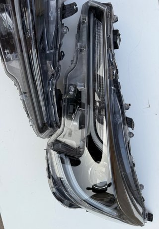Faros Delanteros LED Toyota Corolla Originales