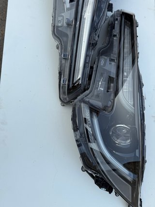 Faros Delanteros LED Toyota Corolla Originales