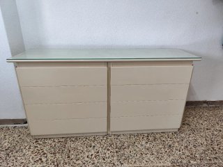 Cómoda y mesilla en color blanco marfil