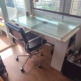 Mesa Escritorio Ikea Cristal y Madera
