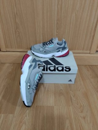 Adidas Torsion Mujer Gris y fucsia