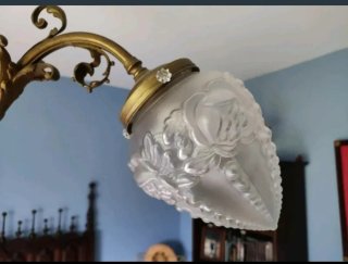 Antigua lámpara estilo modernista
