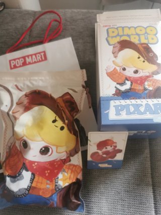 POP MART DIMOO World x Pixar Red Panda Mei