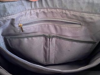 Borsa a mano grigia per l'università