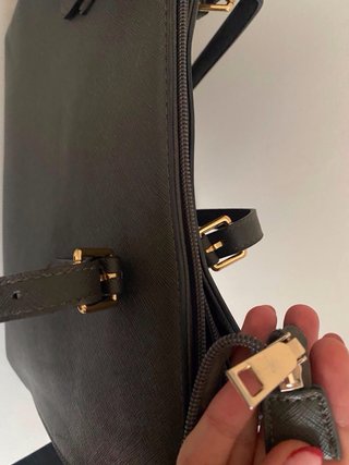Borsa a mano grigia per l'università