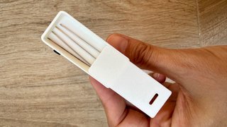 Máquina de coser miniatura caja guarda agujas