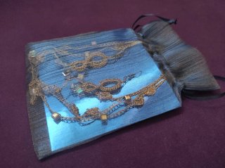 Conjunto artesanal Collar y Pendientes