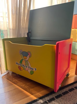 Baúl infantil de madera