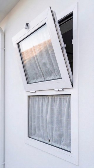 Ventana batiente aluminio blanco