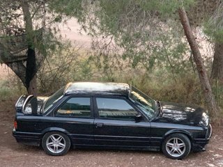 BMW  E30 325i 1989