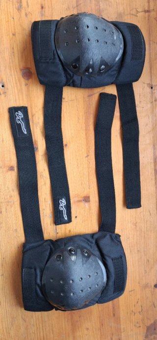 Patines Decathlon Talla 42-45 + Protecciones