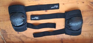 Patines Decathlon Talla 42-45 + Protecciones