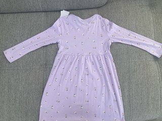 Vestido niña Kiabi floral morado talla 5