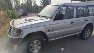 Mitsubishi Montero 1998