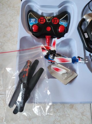 Lote 2 Drones Revell Demon y UFO Pro 18