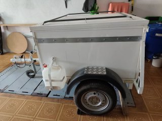 Remolque blanco para perros