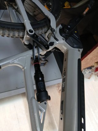 Bicicleta descenso motor Shimano