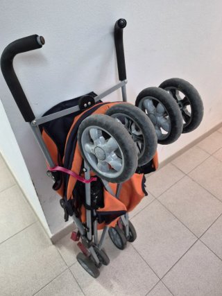 Silla de paseo BBY ligera naranja