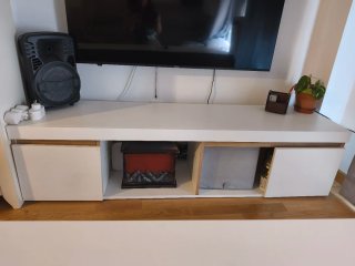 Mueble TV blanco y madera