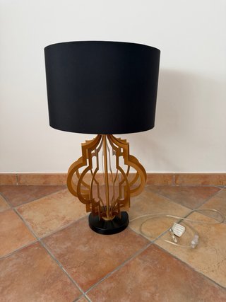 Mueble comedor, lámparas, mesa, sillas, cuadro