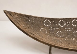 Centro de mesa metal dorado calado 64 cm