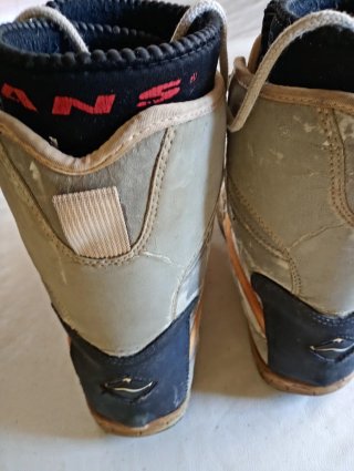 Botas de montaña Vans beige y grises