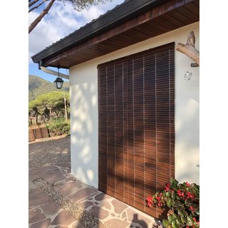 Persiana de madera barnizada exterior
