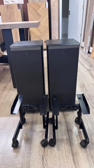 Altavoces Bowers & Wilkins DM 320 Negros.