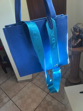 Borsetta Prada Blu con tracolla