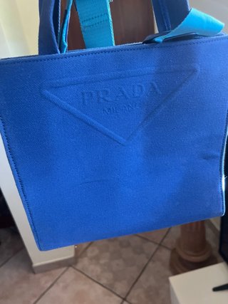 Borsetta Prada Blu con tracolla