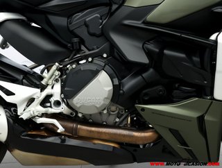 DUCATI STREETFIGHTER V2