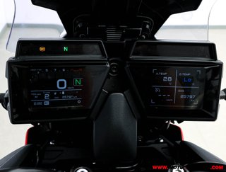 YAMAHA TRACER 9