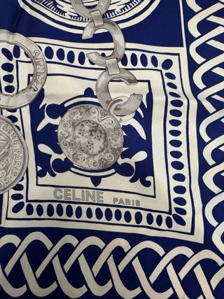 Sciarpa Celine Paris in Seta con Stampa Catene Blu e Argento