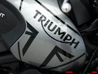 TRIUMPH TRIDENT 660 ¿A2?
