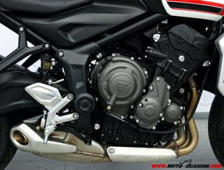 TRIUMPH TRIDENT 660 ¿A2?