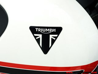 TRIUMPH TRIDENT 660 ¿A2?