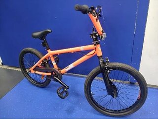WST 20 pulgadas BMX