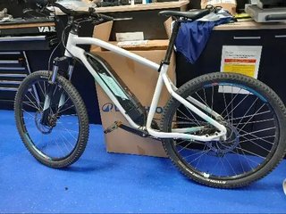 ROCKRIDER ST100 Sport Trail eléctrica blanca