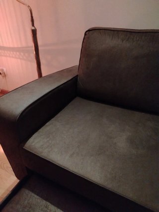Sofá chaise longue con arcón y cama