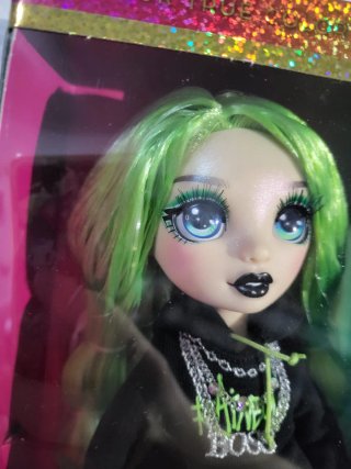 Muñeca Rainbow High Jade Hunter