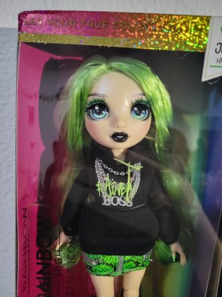 Muñeca Rainbow High Jade Hunter