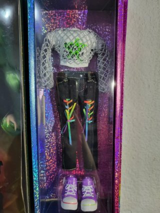 Muñeca Rainbow High Jade Hunter